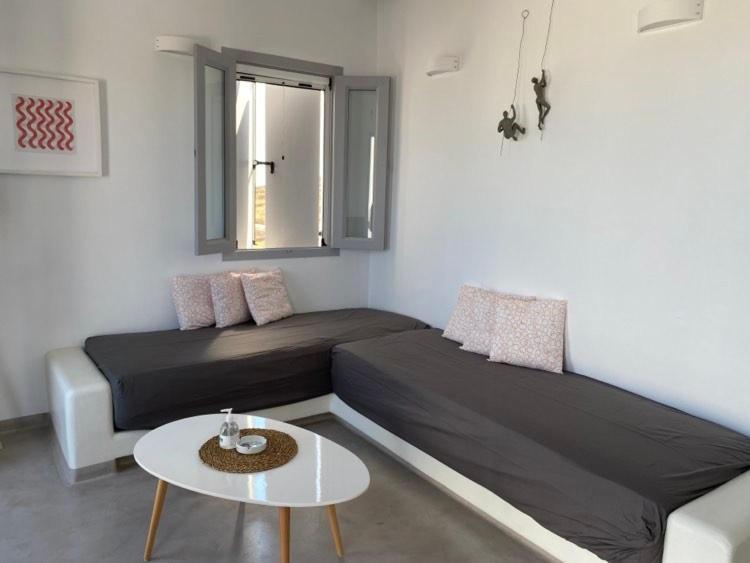 Maganiotis Rooms Κίμωλος Εξωτερικό φωτογραφία